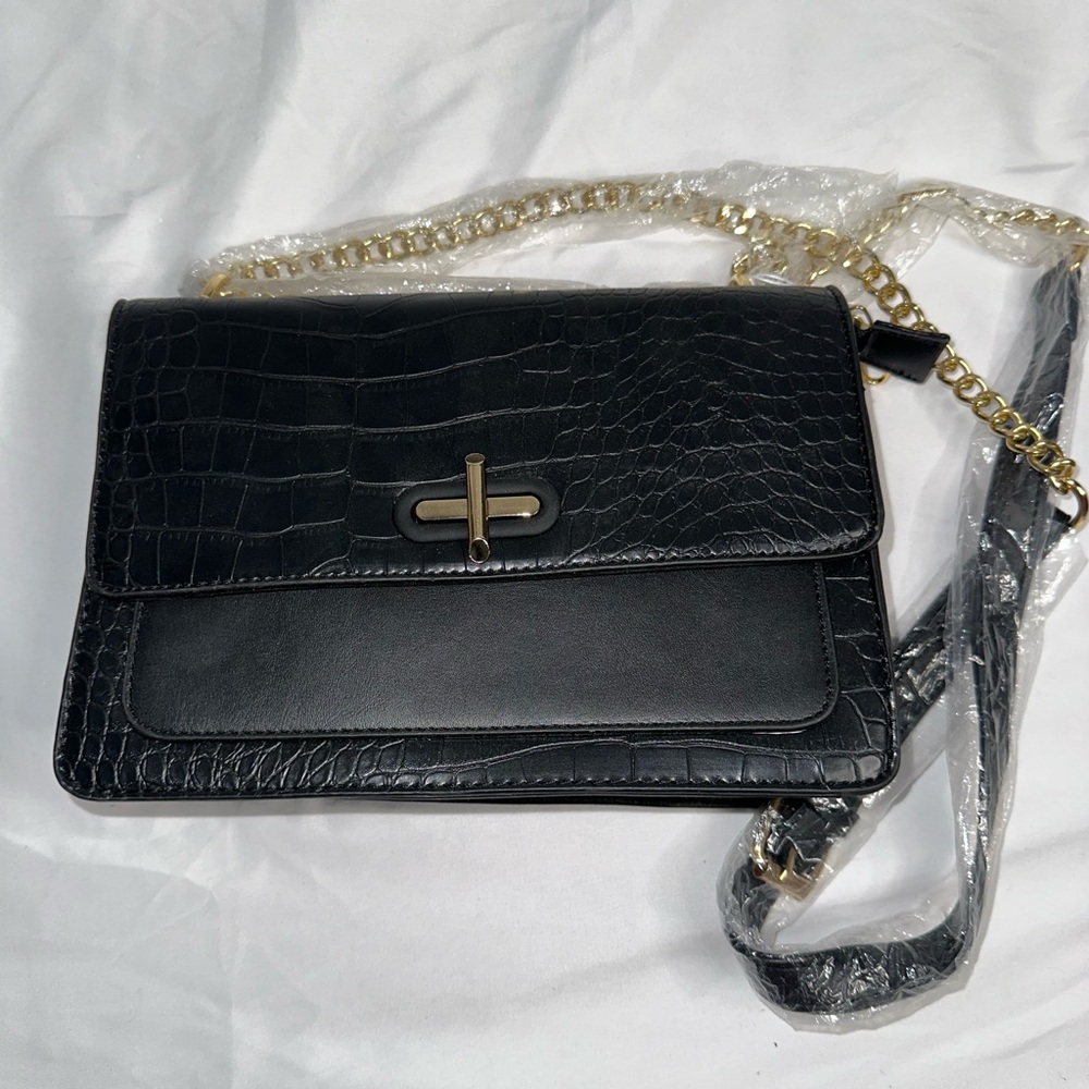 Elegant Black and Gold Crossbody Bag with Croc Texture